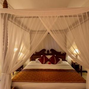 Deluxe Double Room Pool View